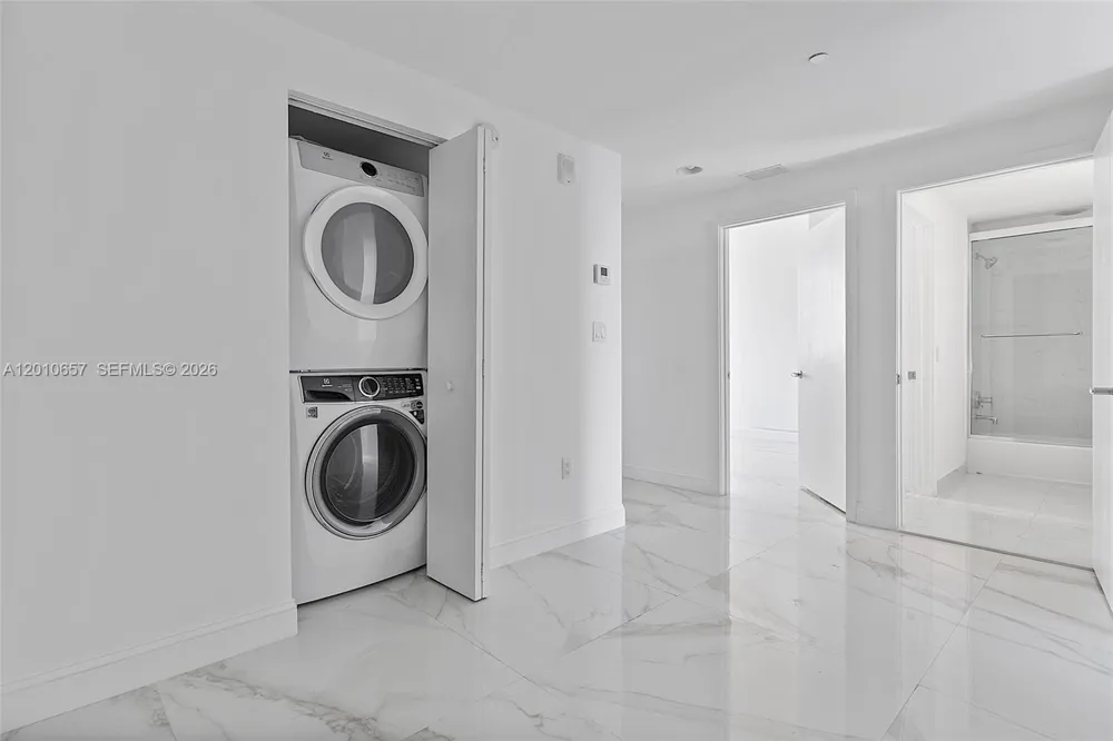 16385 Biscayne Blvd #717 North Miami Beach, FL 33160