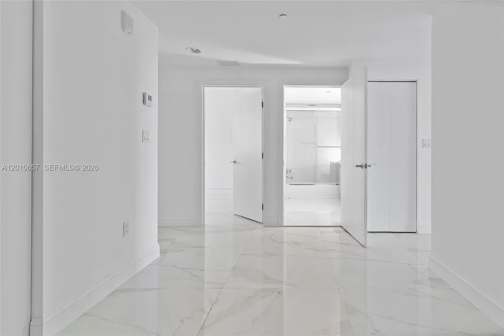 16385 Biscayne Blvd #717 North Miami Beach, FL 33160