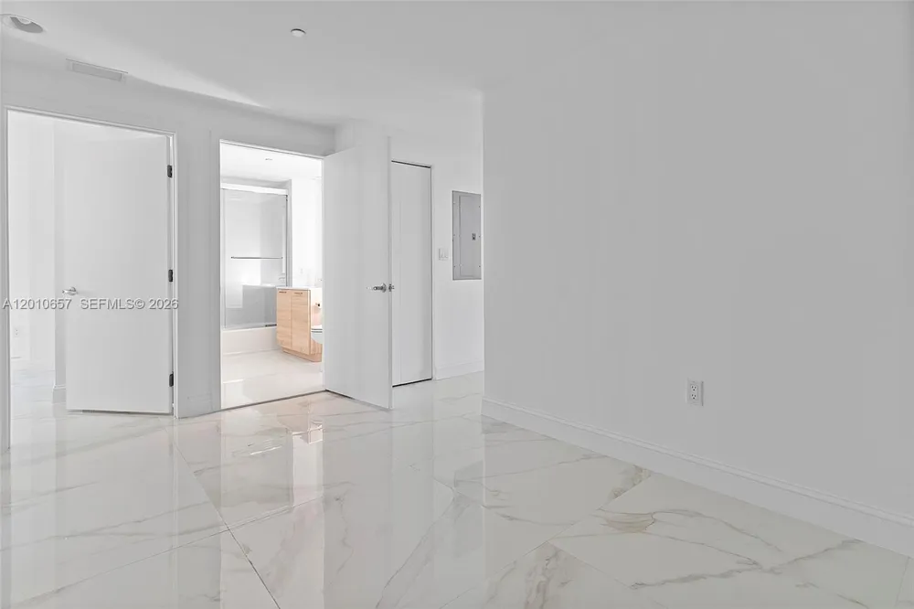16385 Biscayne Blvd #717 North Miami Beach, FL 33160