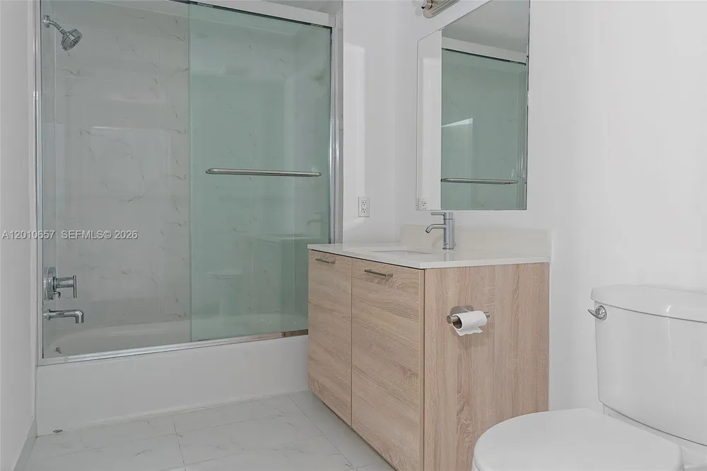 16385 Biscayne Blvd #717 North Miami Beach, FL 33160