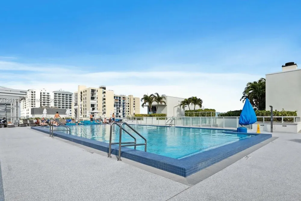 777 Ocean Dr #S207 Hollywood, FL 33019