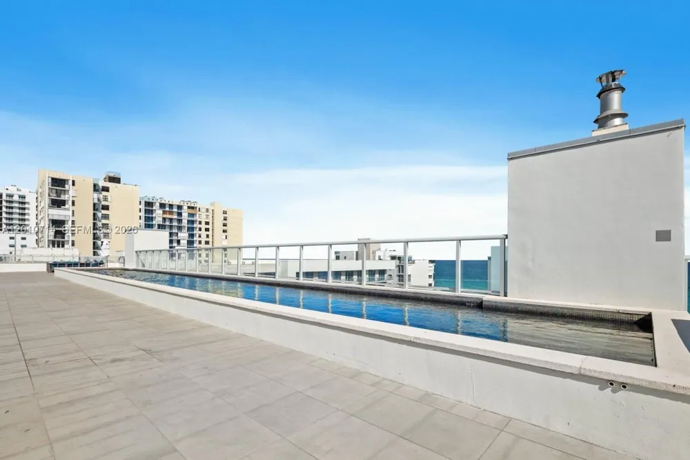 777 Ocean Dr #S207 Hollywood, FL 33019