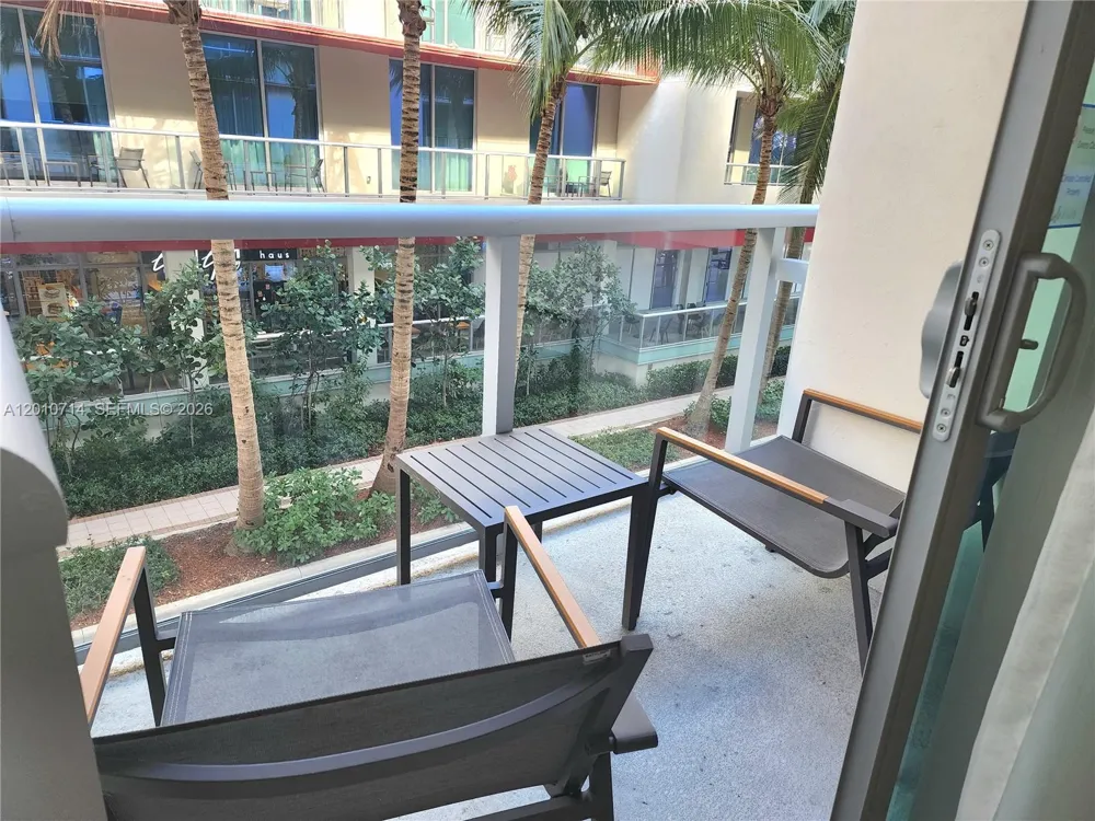 777 Ocean Dr #S207 Hollywood, FL 33019