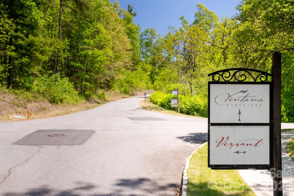33 Bent Branch Lane Asheville, NC 28804