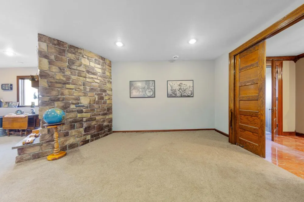 26721 Redwing Avenue New Prague, MN 56071