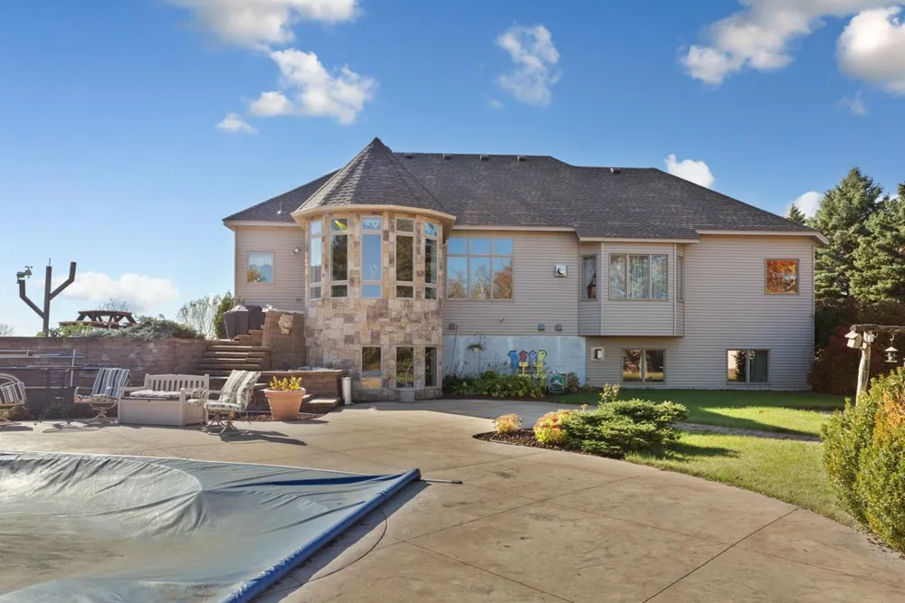 26721 Redwing Avenue New Prague, MN 56071