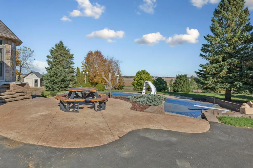 26721 Redwing Avenue New Prague, MN 56071