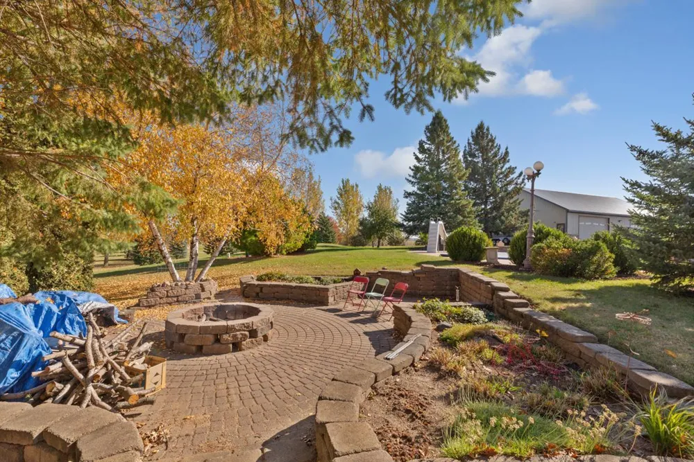 26721 Redwing Avenue New Prague, MN 56071