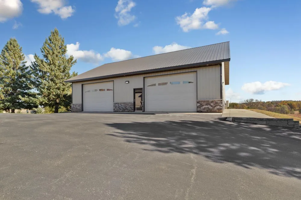 26721 Redwing Avenue New Prague, MN 56071