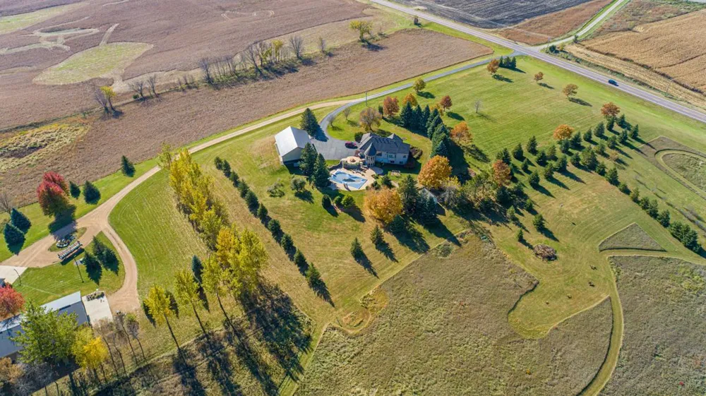 26721 Redwing Avenue New Prague, MN 56071