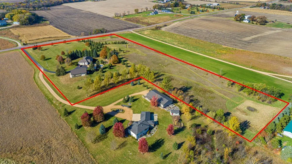 26721 Redwing Avenue New Prague, MN 56071