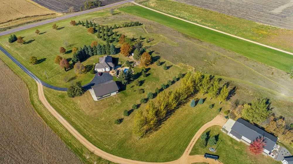 26721 Redwing Avenue New Prague, MN 56071