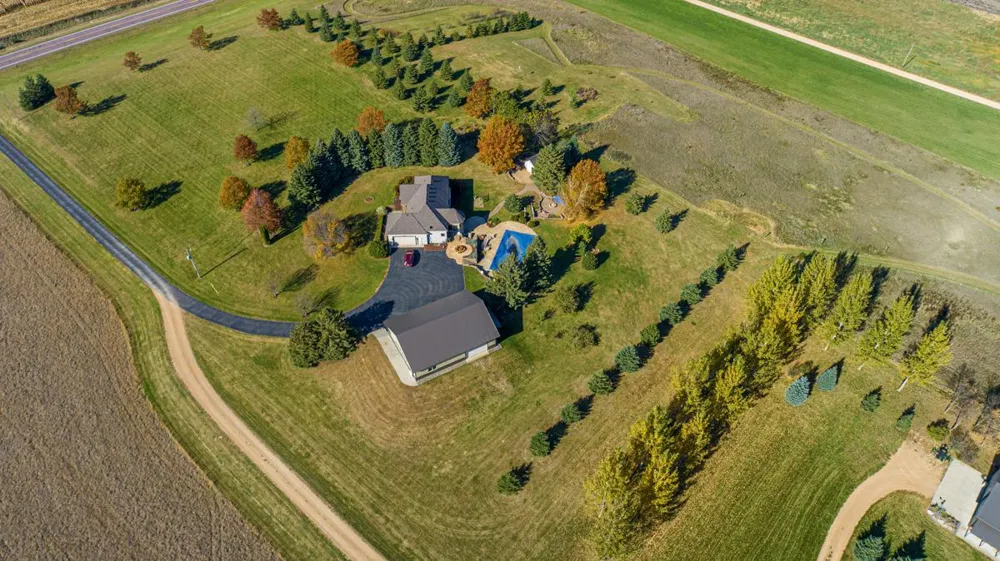 26721 Redwing Avenue New Prague, MN 56071