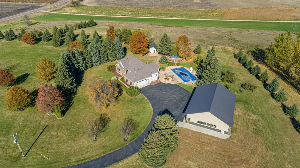 26721 Redwing Avenue New Prague, MN 56071