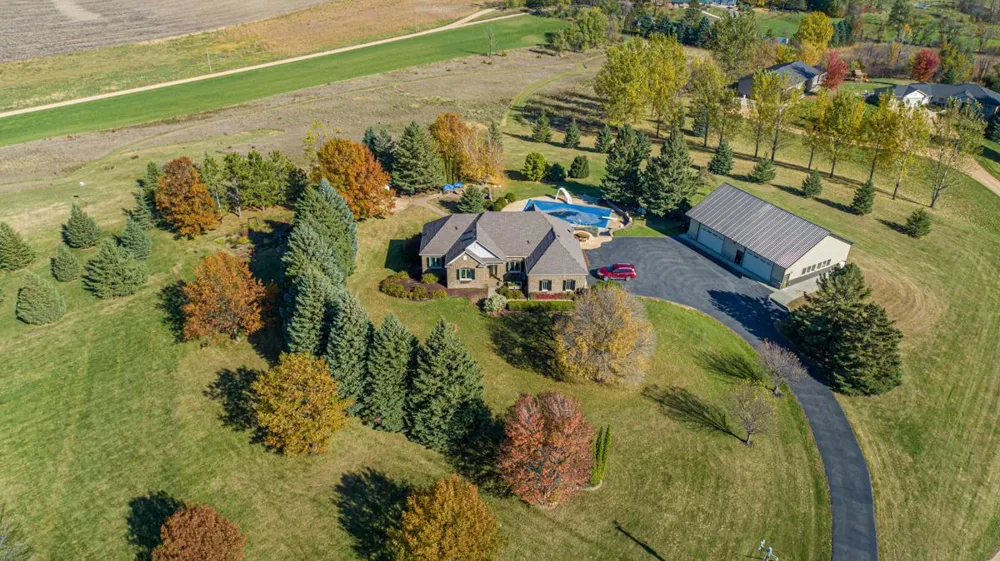 26721 Redwing Avenue New Prague, MN 56071