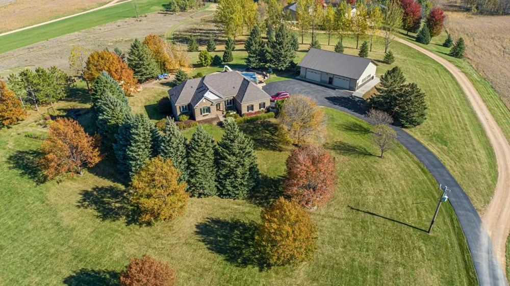 26721 Redwing Avenue New Prague, MN 56071