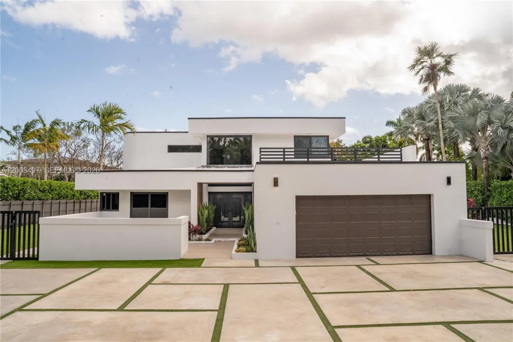 10475 SW 72nd Ave Pinecrest, FL 33156