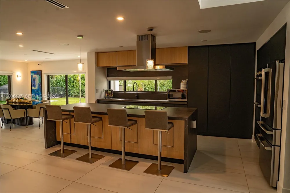 10475 SW 72nd Ave Pinecrest, FL 33156