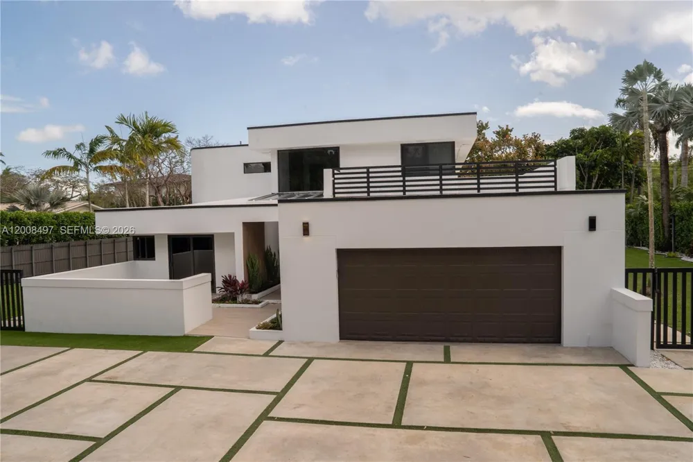 10475 SW 72nd Ave Pinecrest, FL 33156