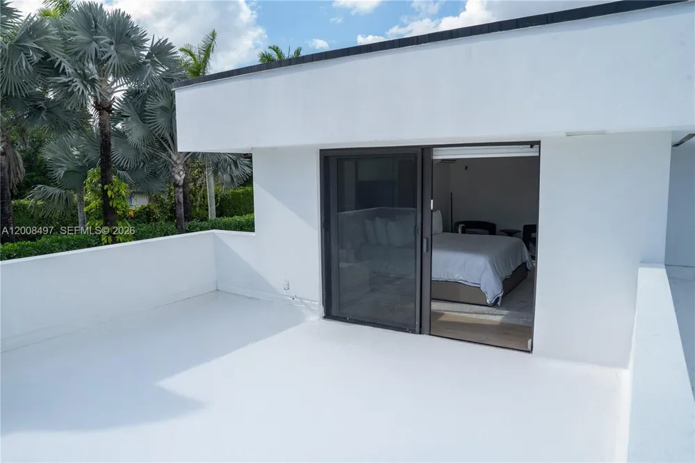 10475 SW 72nd Ave Pinecrest, FL 33156