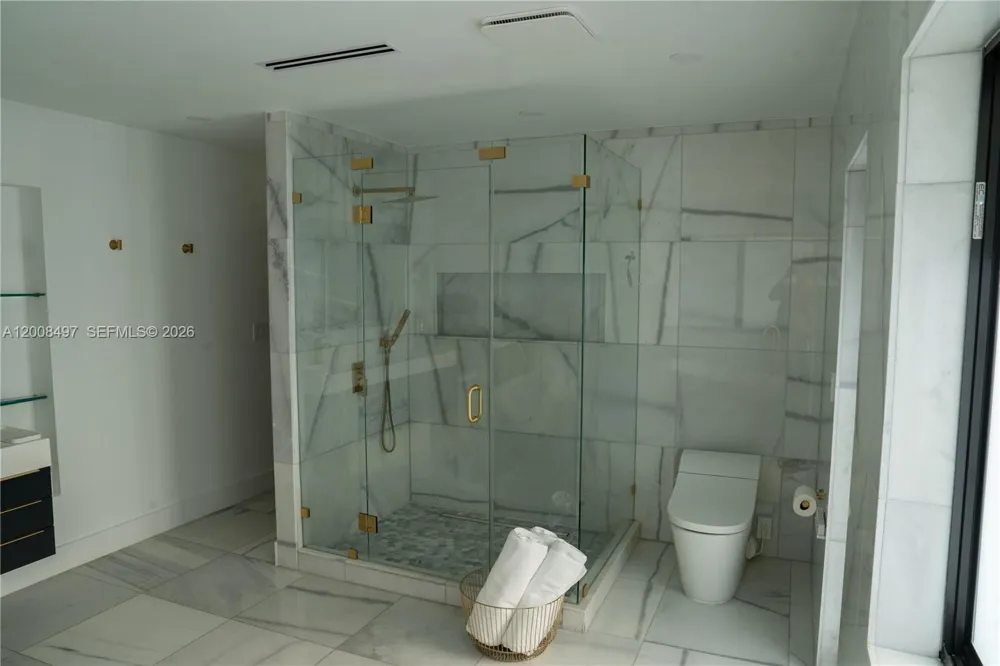 10475 SW 72nd Ave Pinecrest, FL 33156