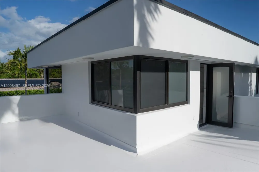 10475 SW 72nd Ave Pinecrest, FL 33156