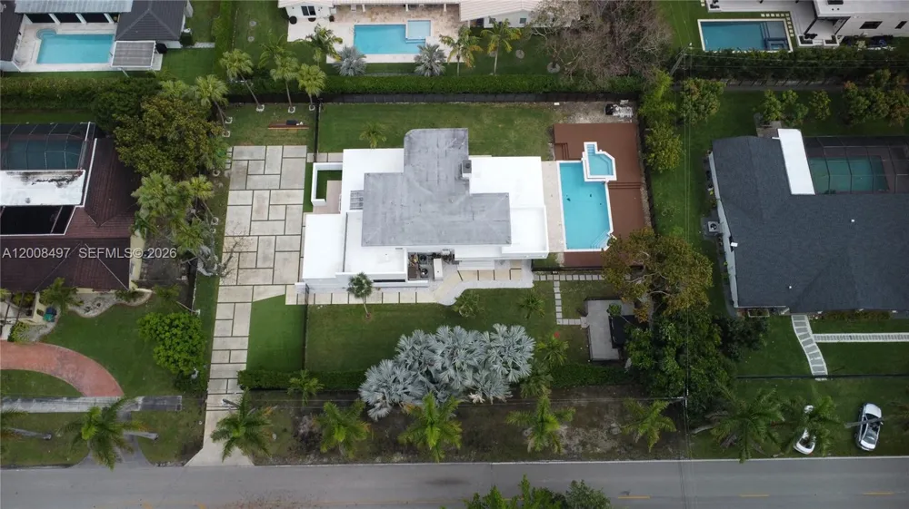 10475 SW 72nd Ave Pinecrest, FL 33156