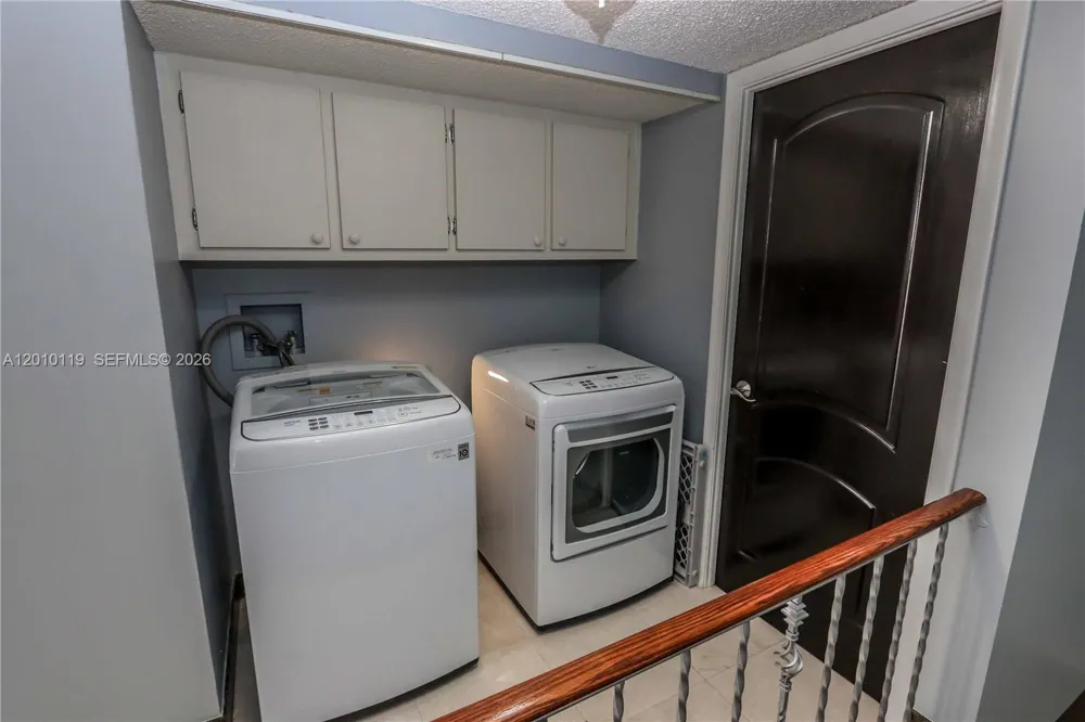 928 NE 27th Ave Hallandale Beach, FL 33009