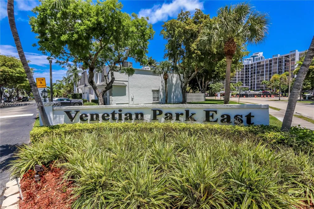 928 NE 27th Ave Hallandale Beach, FL 33009