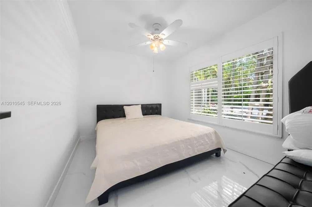 5824 Alton Rd Miami Beach, FL 33140