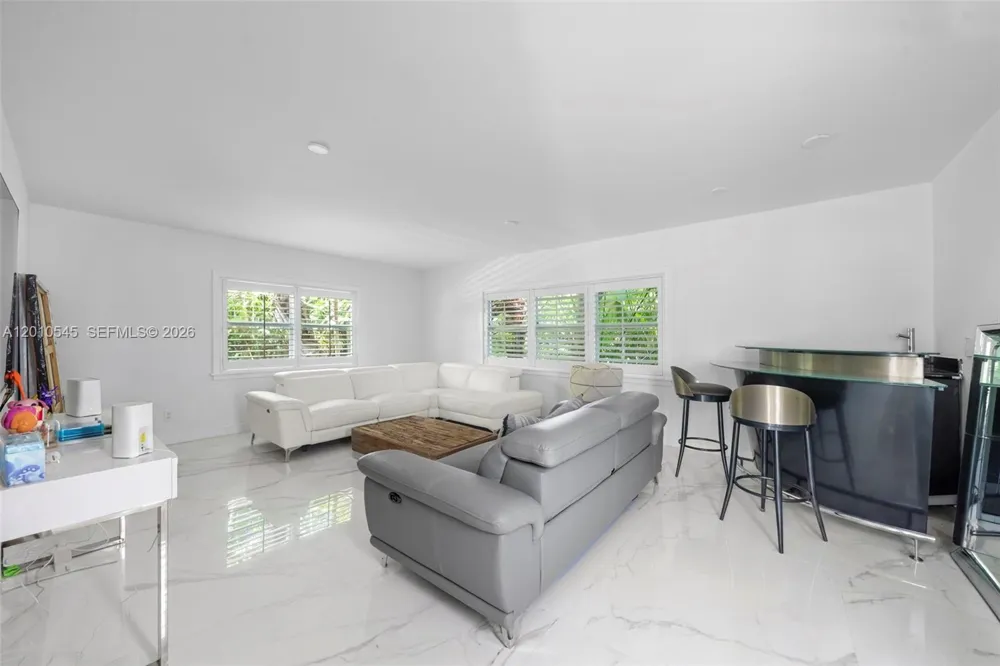 5824 Alton Rd Miami Beach, FL 33140
