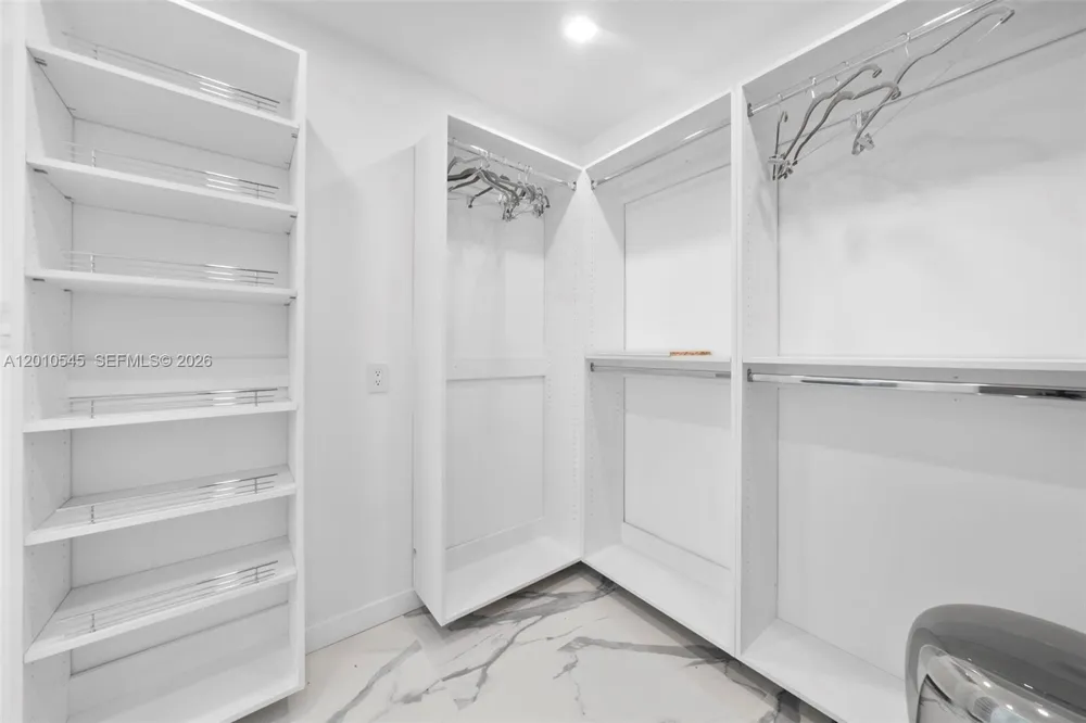 5824 Alton Rd Miami Beach, FL 33140