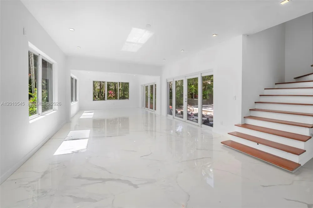 5824 Alton Rd Miami Beach, FL 33140