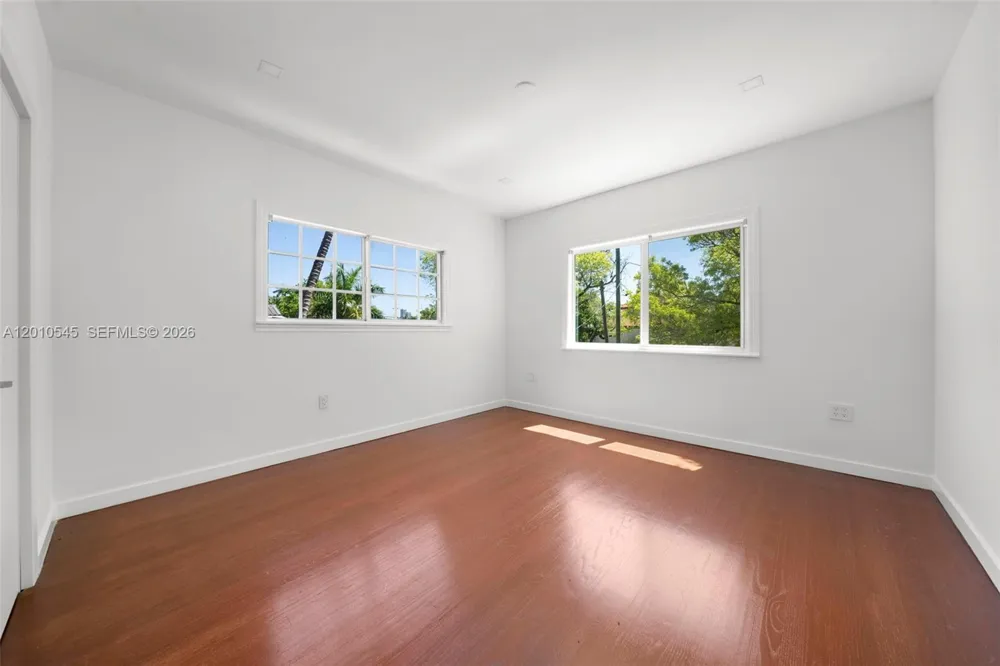 5824 Alton Rd Miami Beach, FL 33140