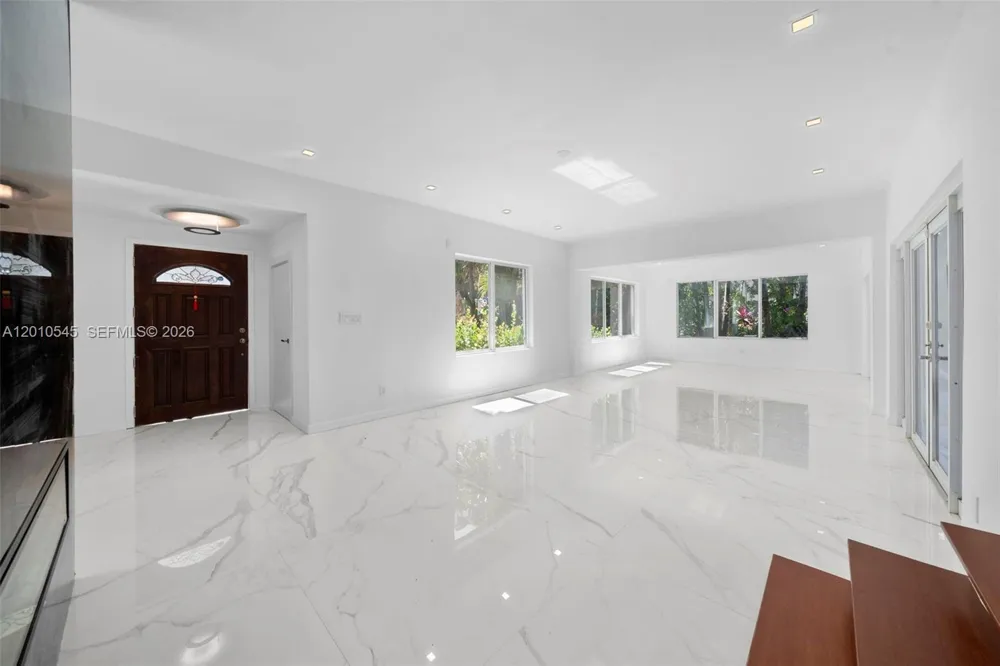 5824 Alton Rd Miami Beach, FL 33140
