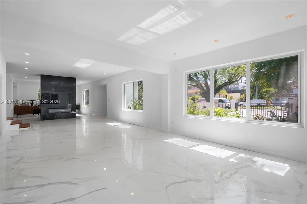 5824 Alton Rd Miami Beach, FL 33140