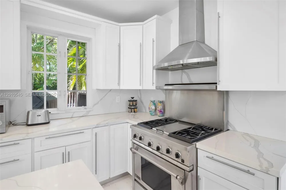 5824 Alton Rd Miami Beach, FL 33140