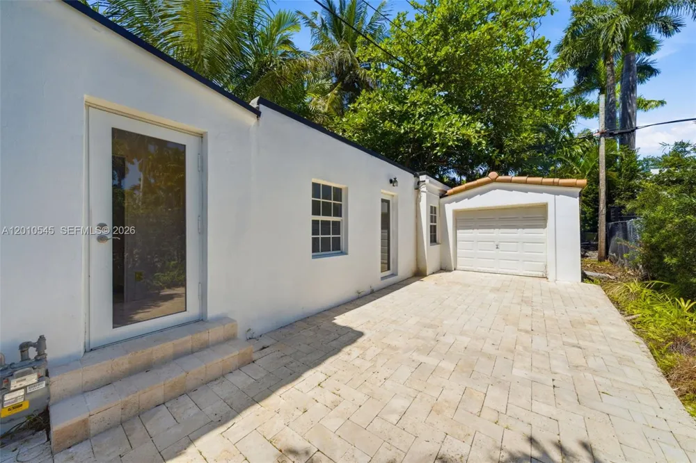 5824 Alton Rd Miami Beach, FL 33140
