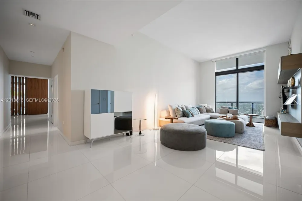 88 SW 7th St #PH4301 Miami, FL 33130