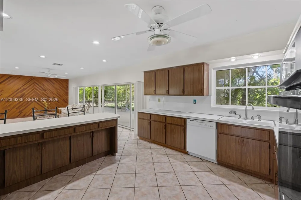 13730 SW 75th Ave Palmetto Bay, FL 33158
