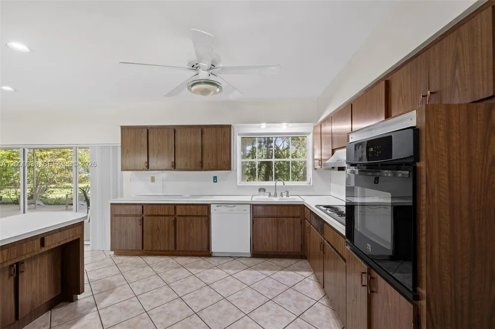 13730 SW 75th Ave Palmetto Bay, FL 33158