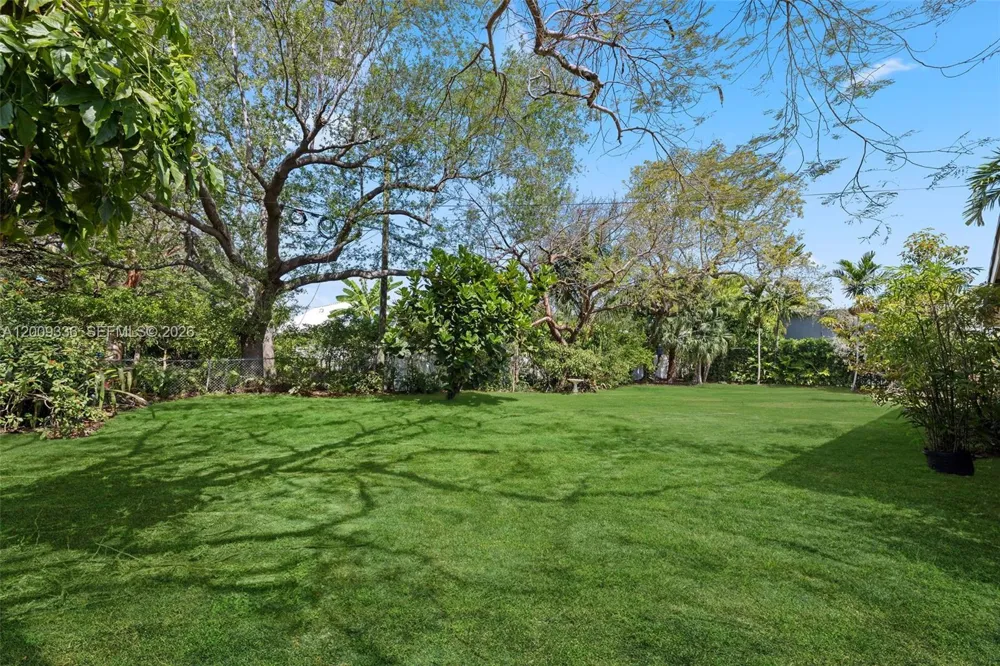 13730 SW 75th Ave Palmetto Bay, FL 33158