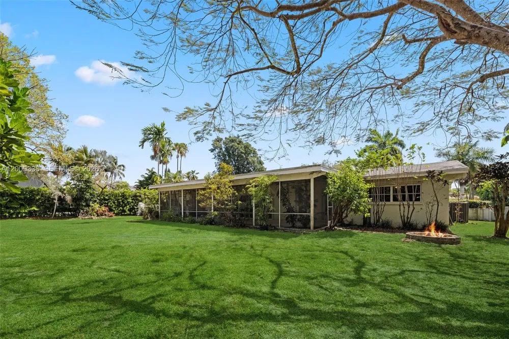 13730 SW 75th Ave Palmetto Bay, FL 33158