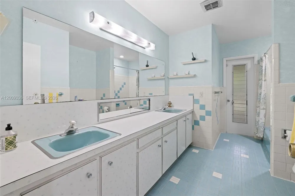 13730 SW 75th Ave Palmetto Bay, FL 33158