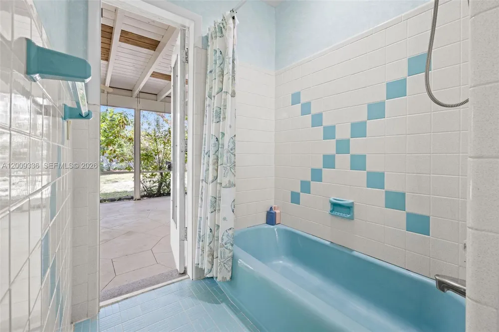 13730 SW 75th Ave Palmetto Bay, FL 33158