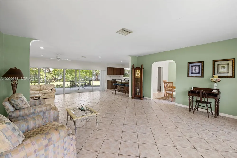 13730 SW 75th Ave Palmetto Bay, FL 33158