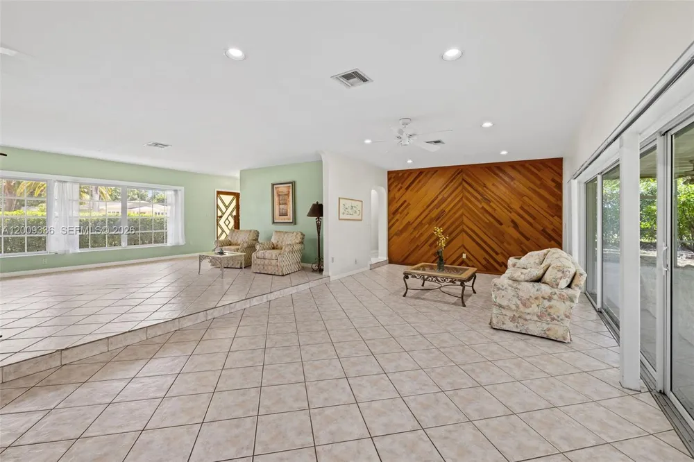 13730 SW 75th Ave Palmetto Bay, FL 33158