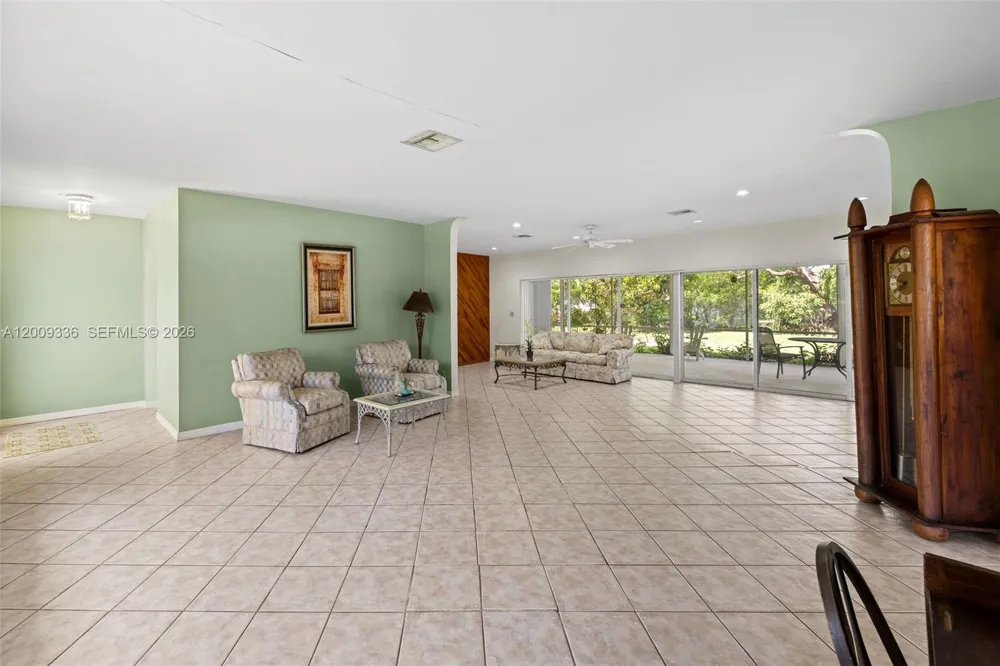 13730 SW 75th Ave Palmetto Bay, FL 33158