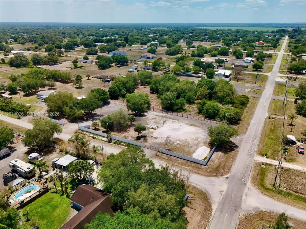 242 BALD CYPRESS AVE Clewiston, FL 33440