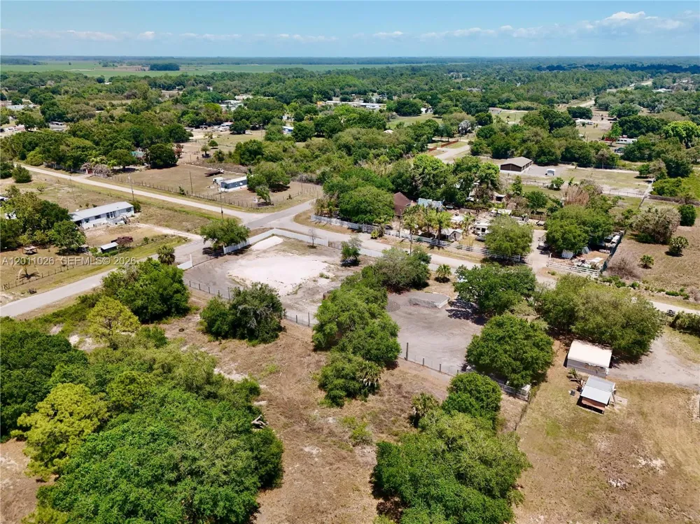 242 BALD CYPRESS AVE Clewiston, FL 33440